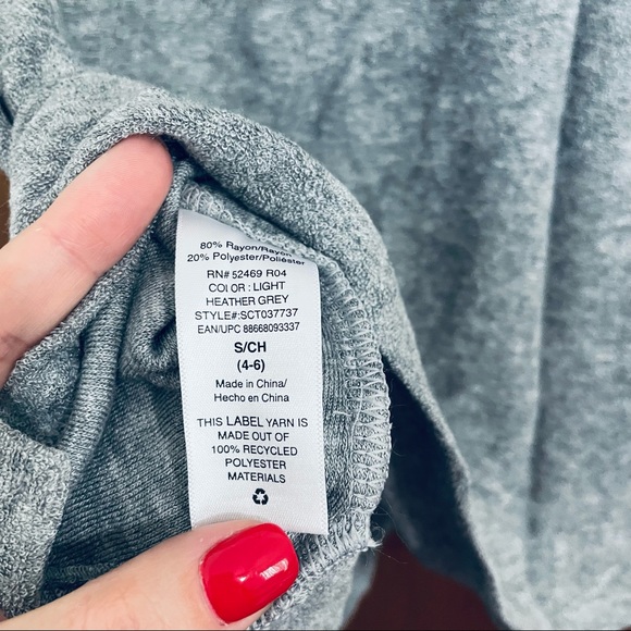 5/ $30 Gray flutter sleeve tee - Picture 5 of 11